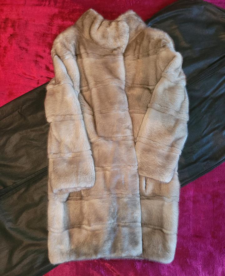 Норковая шуба Mondial, оригинал.