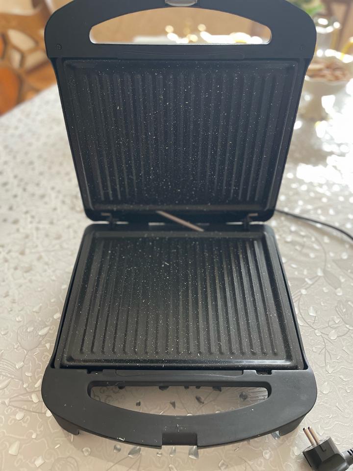 Электрический гриль ,новый