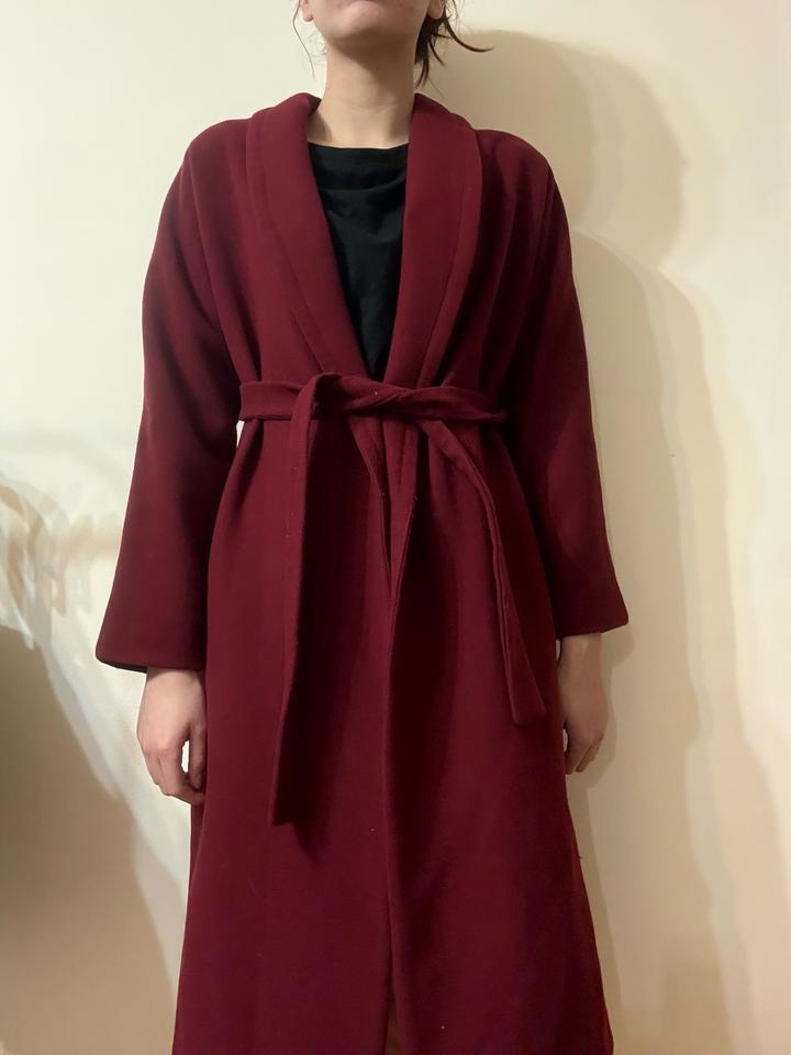 красное пальто