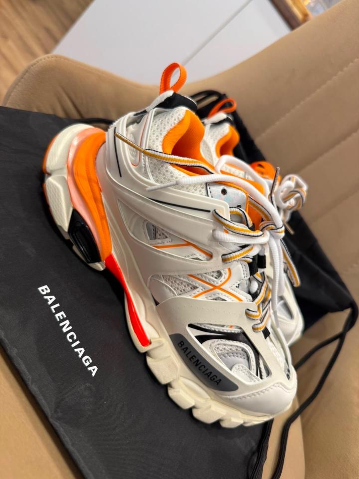 Стильные кроссовки Balenciaga