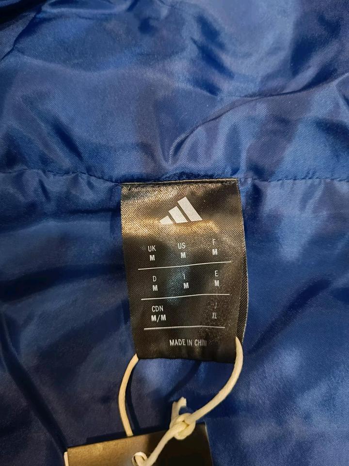 Пуховик новый Adidas оригинал, размер М
