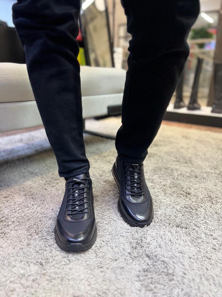Кроссовки Prada