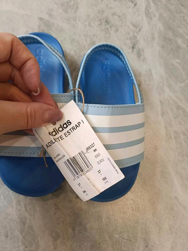 Сандалии Adidas 3-4 года, оригинал