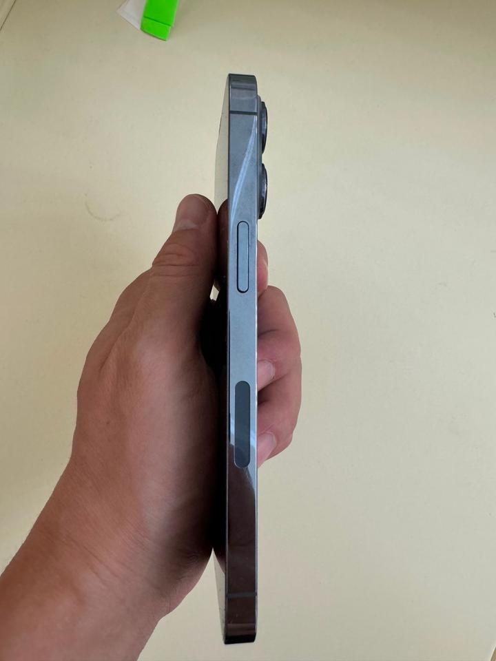 Продам IPhone 13 Pro