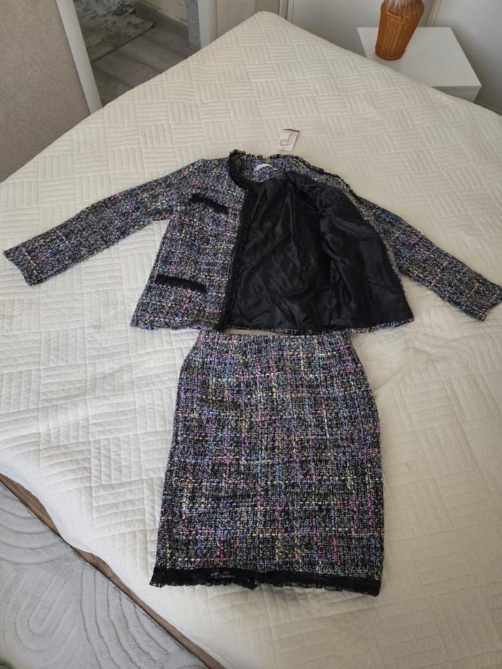 Костюм твидовый новый
