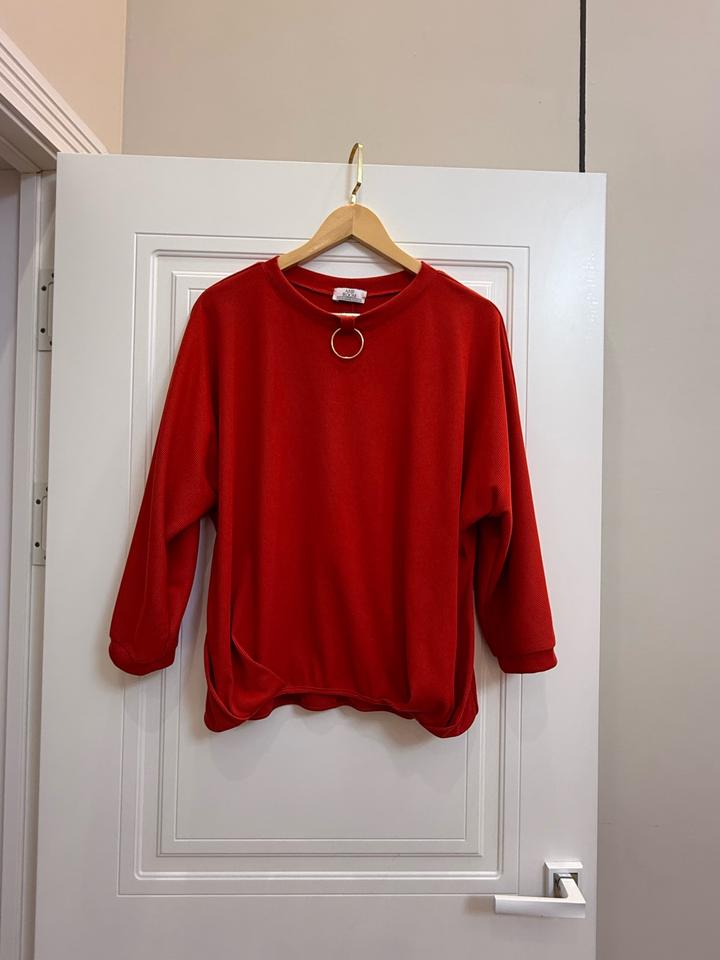 Красная кофта