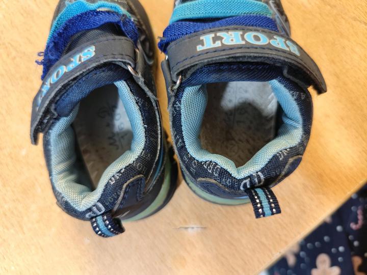 Кроссовки.Туфли.Тапочки.