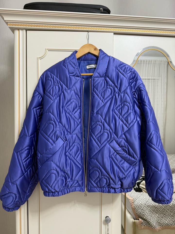 Стильная стёганая куртка от бренда Barbara Alvisi.