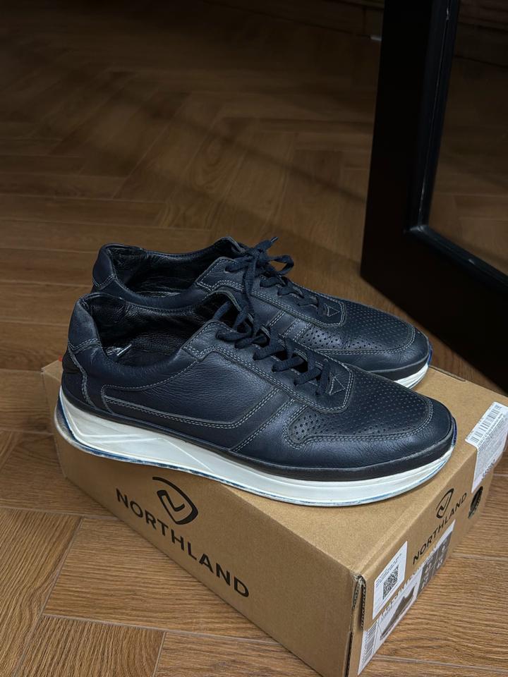 Мужские кроссовки