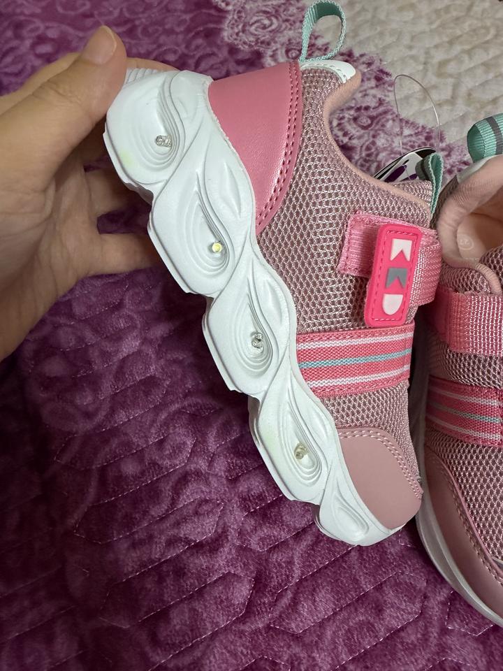 Кроссовки Kakadu