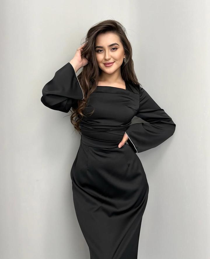 Черное длинное платье