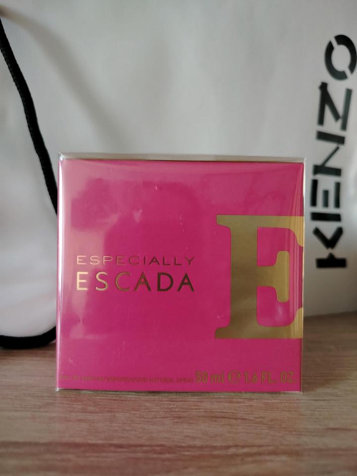 Escada Especially