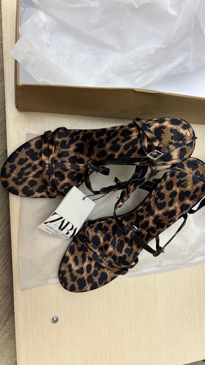 Босоножки Zara