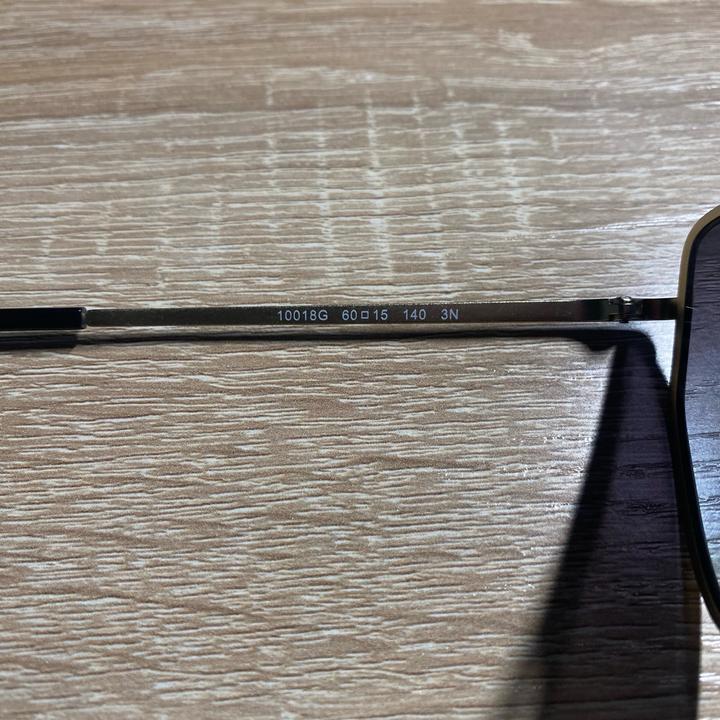 Продам солнцезащитные очки Michael Kors