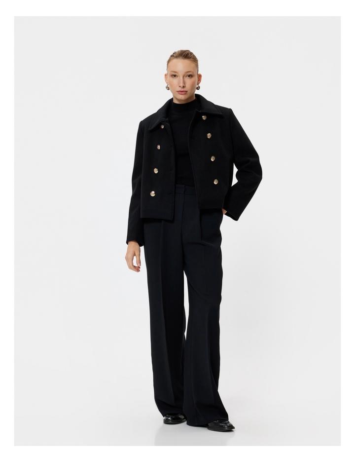 Короткое пальто 36 размер (s) подойдет на 38 (м)