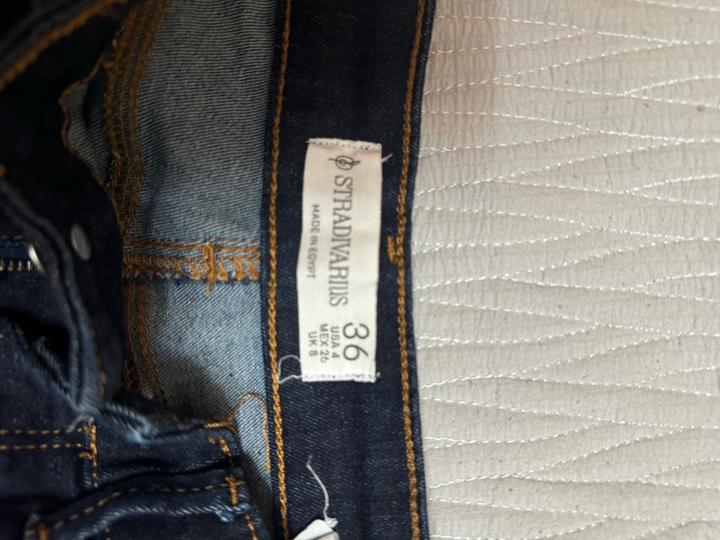 синий джинсы от Stradivarius