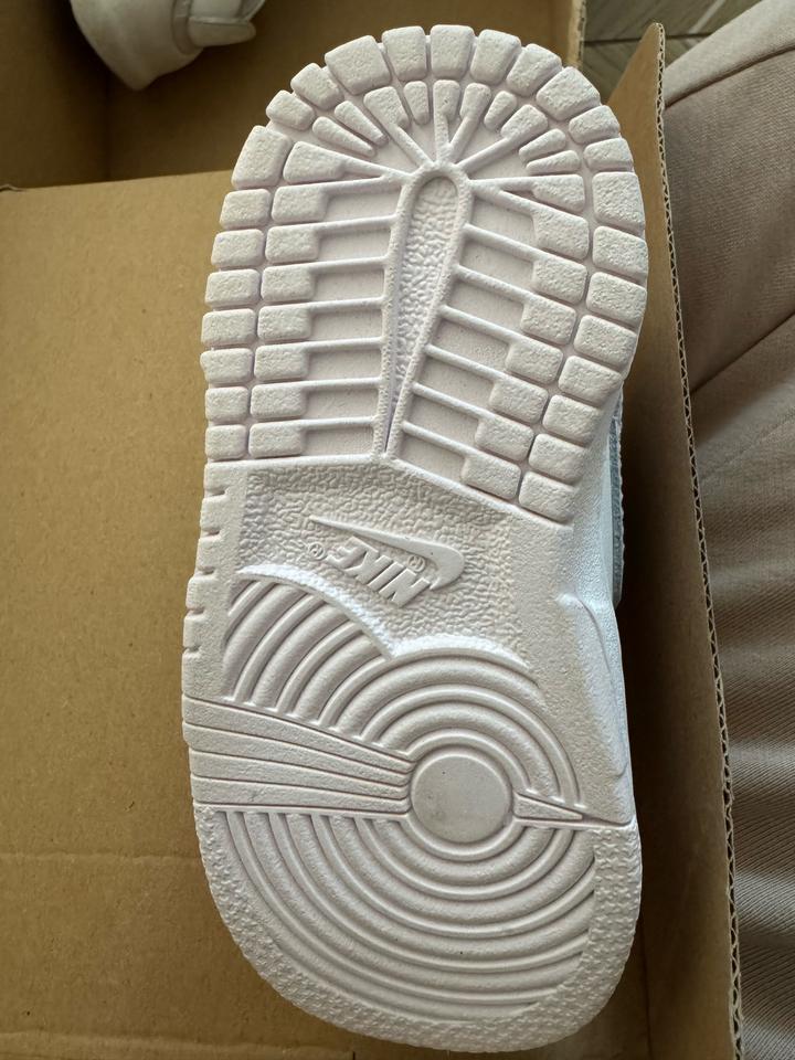 Nike кроссовки