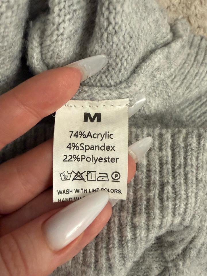 свитер серый