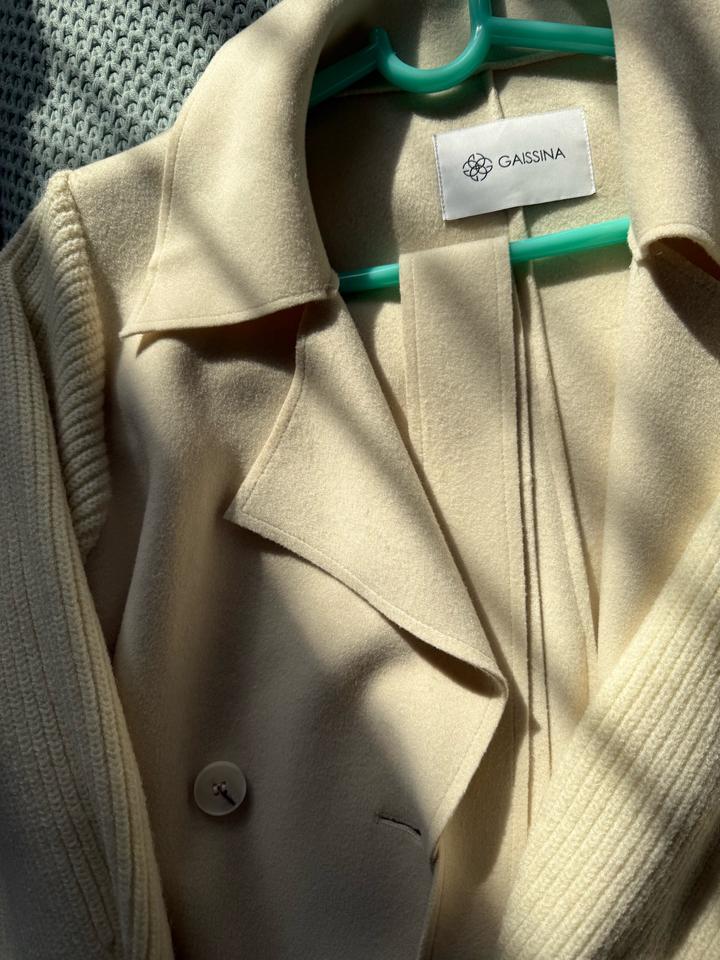Молочное пальто
