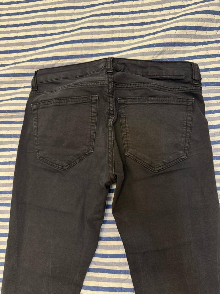 Черные джинсы Bershka