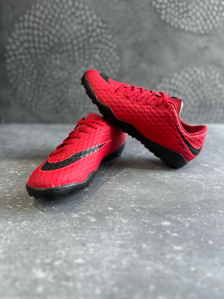 Сороконожки Nike Hypervenom