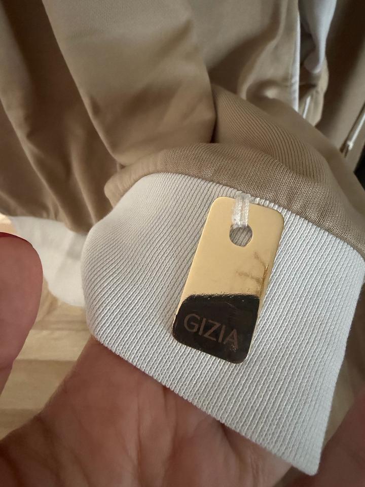 Спортивный костюм Gizia