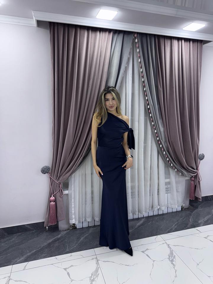 Темно синее платье атлас