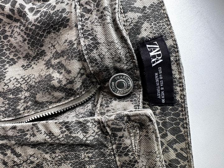 Джинсы Zara