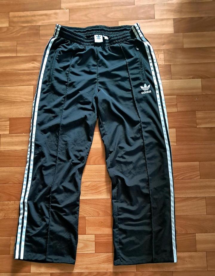 Широкие Adidas