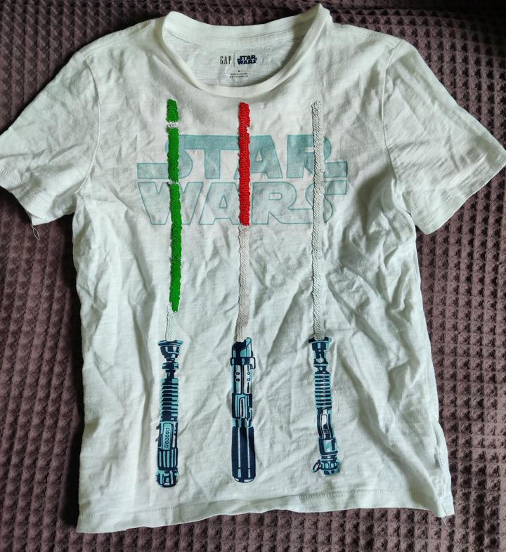 Футболка GAP Star Wars (Звездные войны) с объемными мечами, размер M (140-150 см