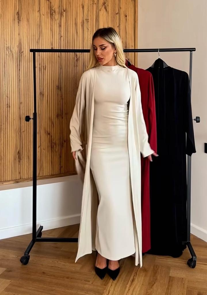 Бежевая двойка: платье + накидка