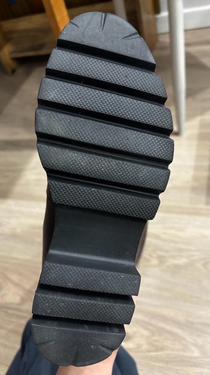 Кожаные сапоги