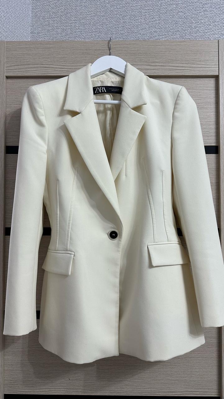 Белый пиджак Zara