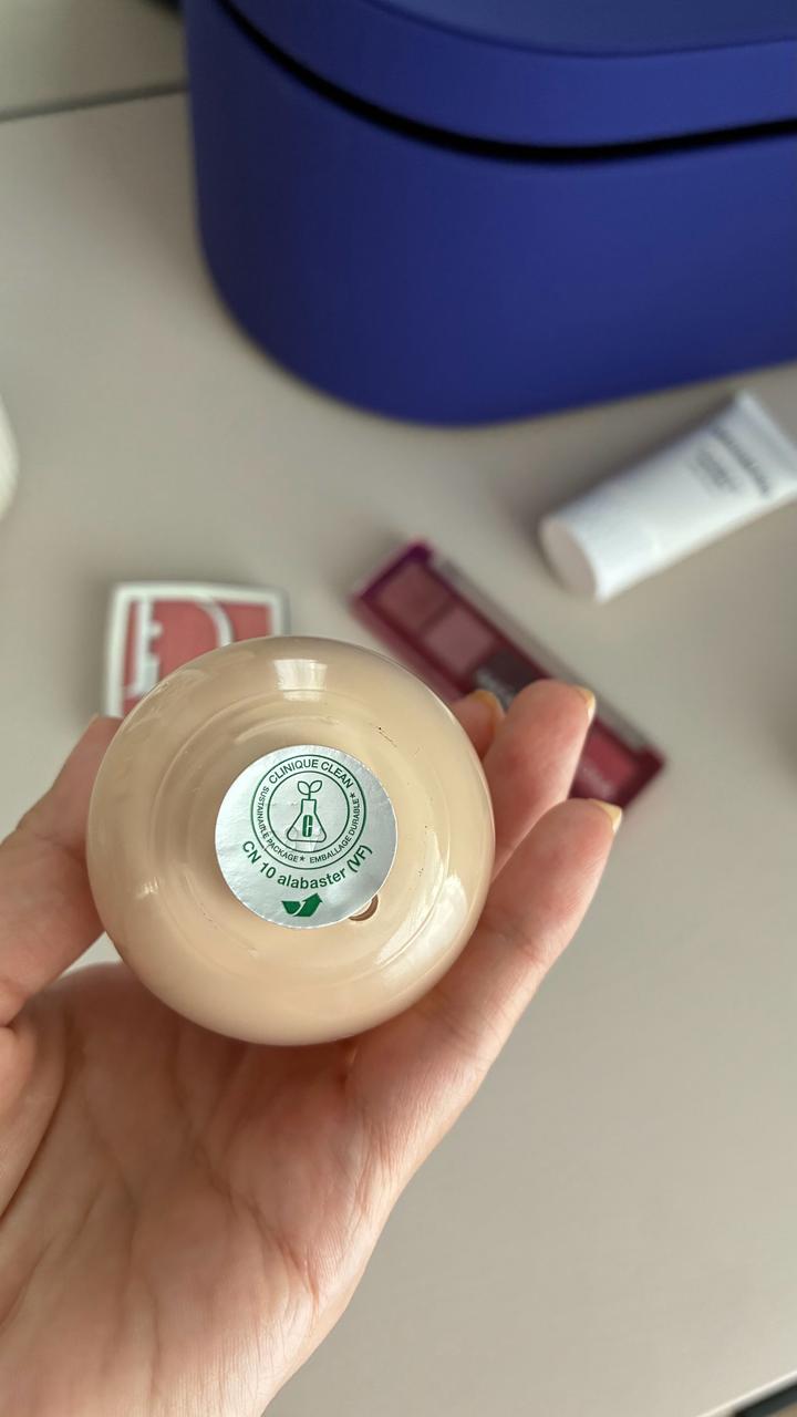 Тональная сыворотка Clinique Even better clinical CN10 Alabaster