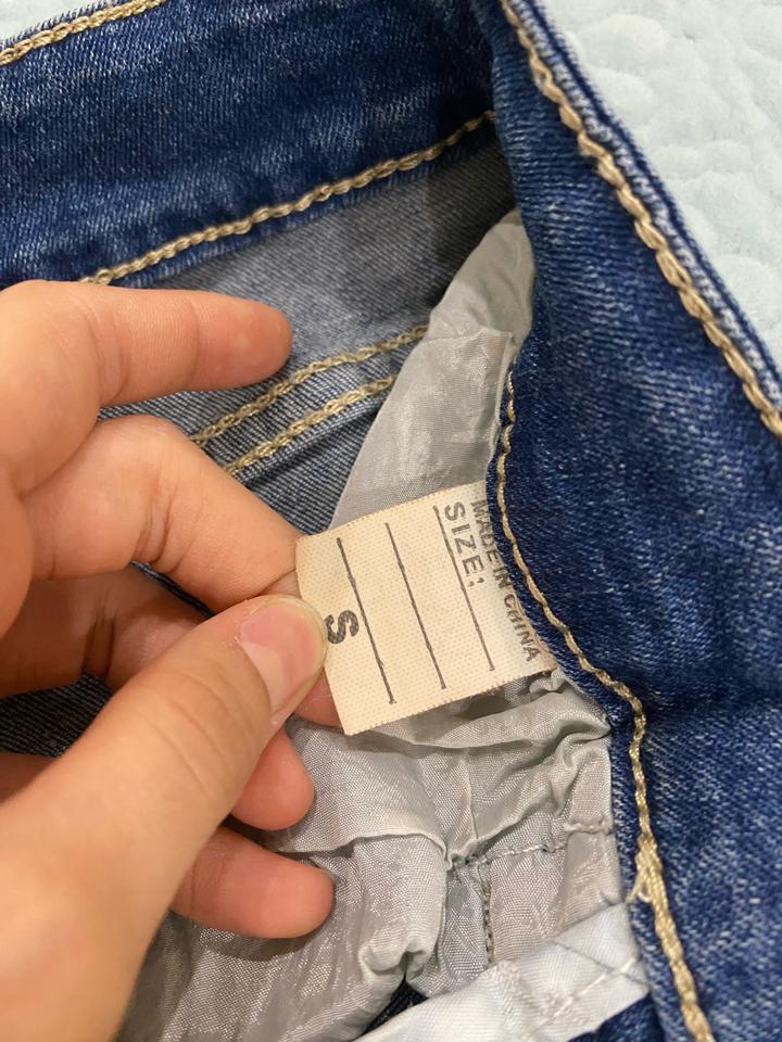 джинсы грязно синего цвета