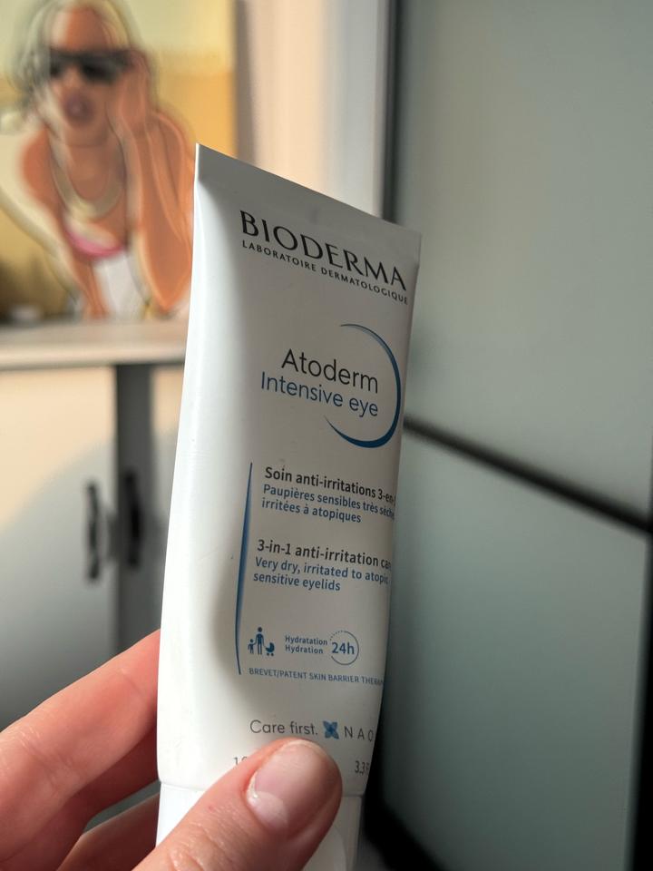Bioderma крем Интенсивный уход за областью вокруг глаз