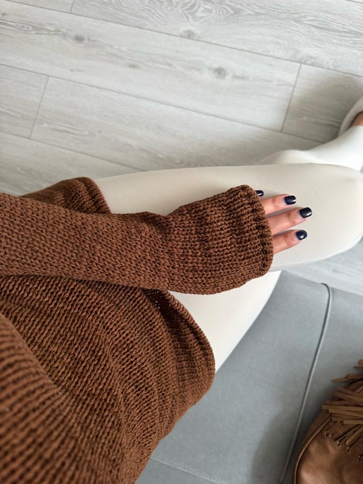 Вязаный свитер