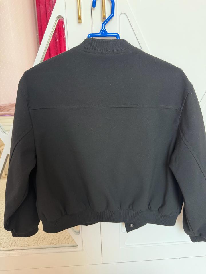 Бомбер на девочку Zara 9-10 лет