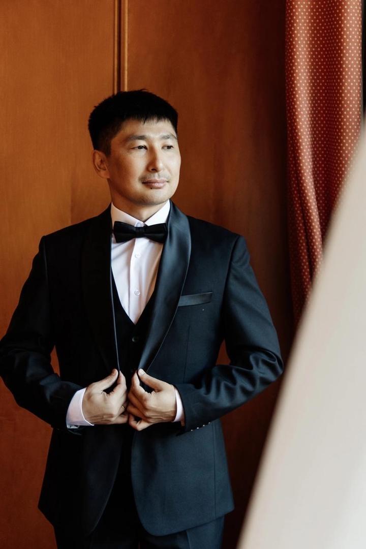 Продается мужской смокинг