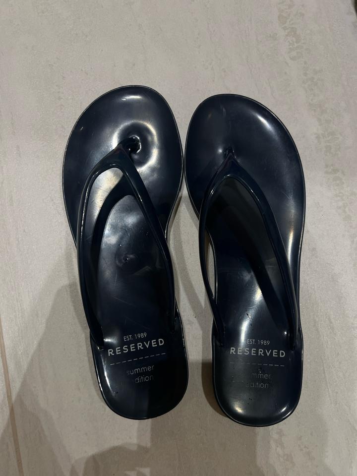 Сланцы reserved