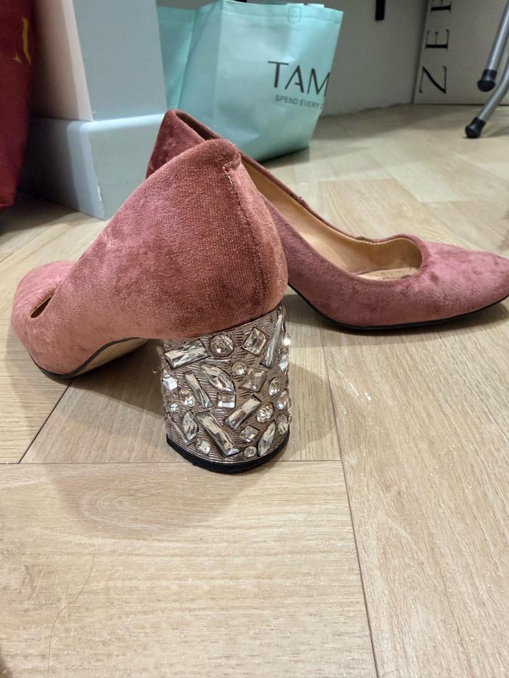 Туфли с камнями