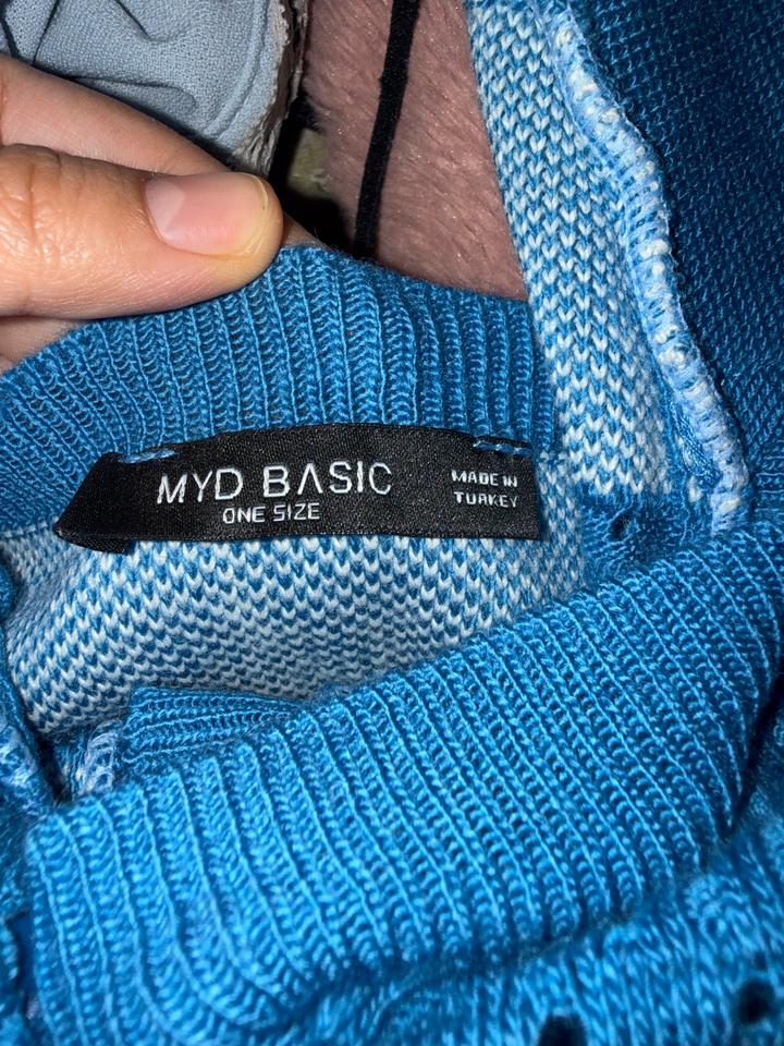 Топ вязаный на пуговицах 𓃦