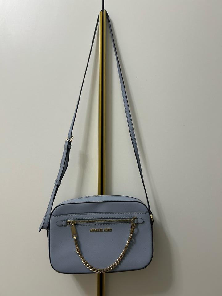 Голубая сумка от Michael Kors