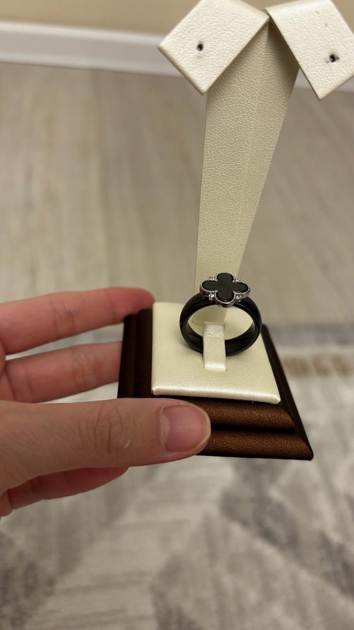 Серебряный кольцо от Van Cleef с керамикой 925 проба, 18,5 размер