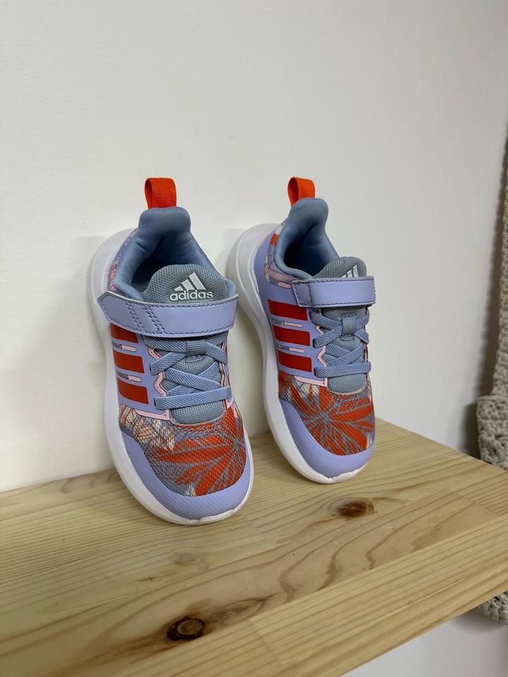 Кроссовки adidas