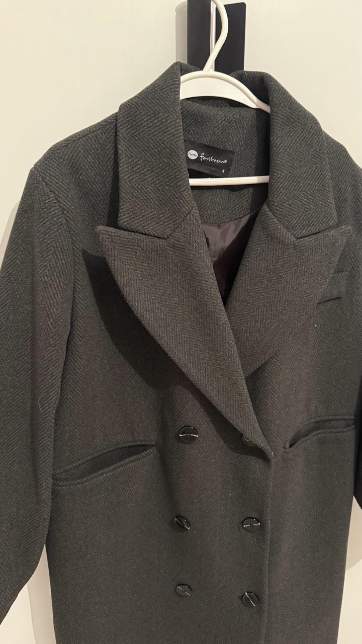 Пальто классического кроя