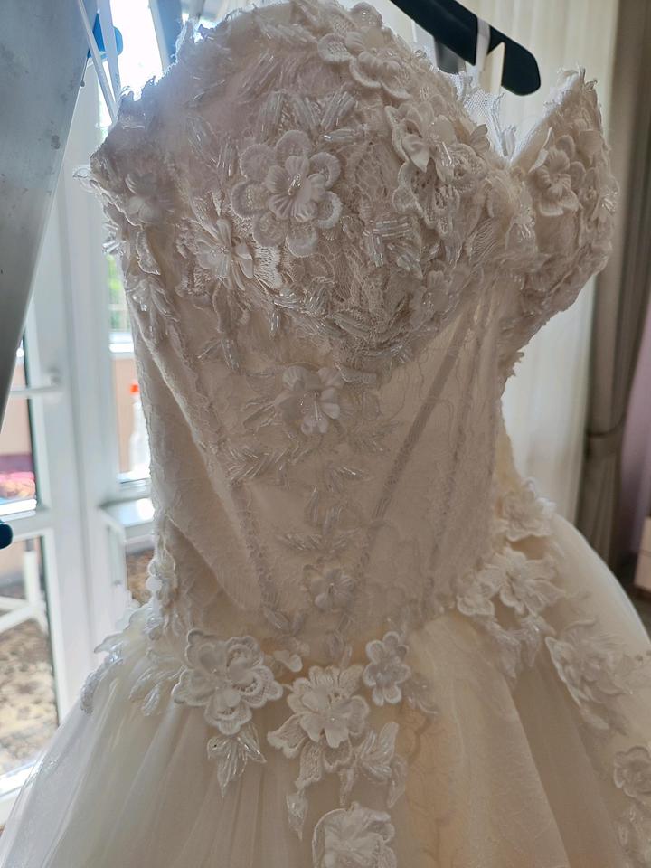 Свадебное платье ручной работы от MANOLO GARCIA