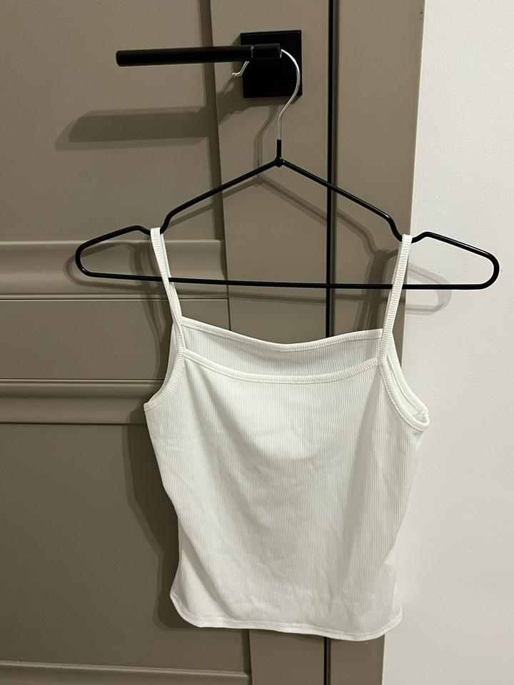 Белая майка