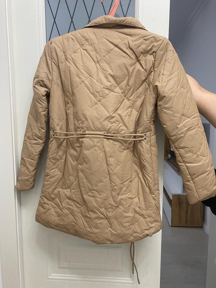 Осенняя стеганная куртка новая