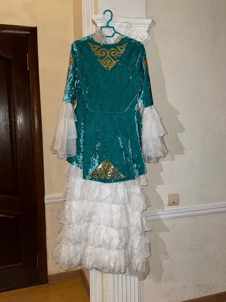 Казахский национальный костюм